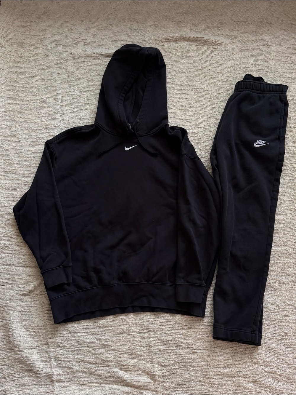Nike Matching Sweatpant Set in Black, size S pants & size L top